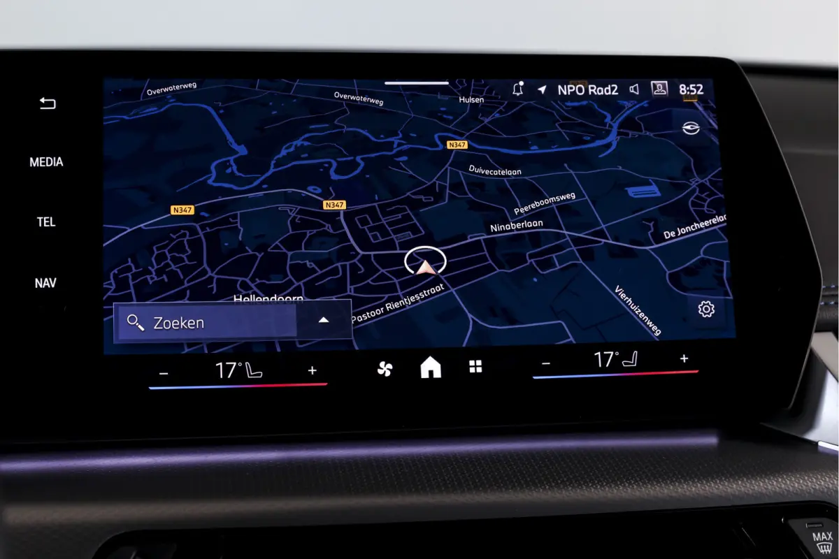 xDrive25e 245 PK M-Sport | Premium Pack | S/K-Panodak | Elek. Trekhaak | Dig. Cockpit | Cruise | Stoelverw. | PDC | Camera | NAV+App. Connect | ECC | Elek. Klep | LM 19" | 2882