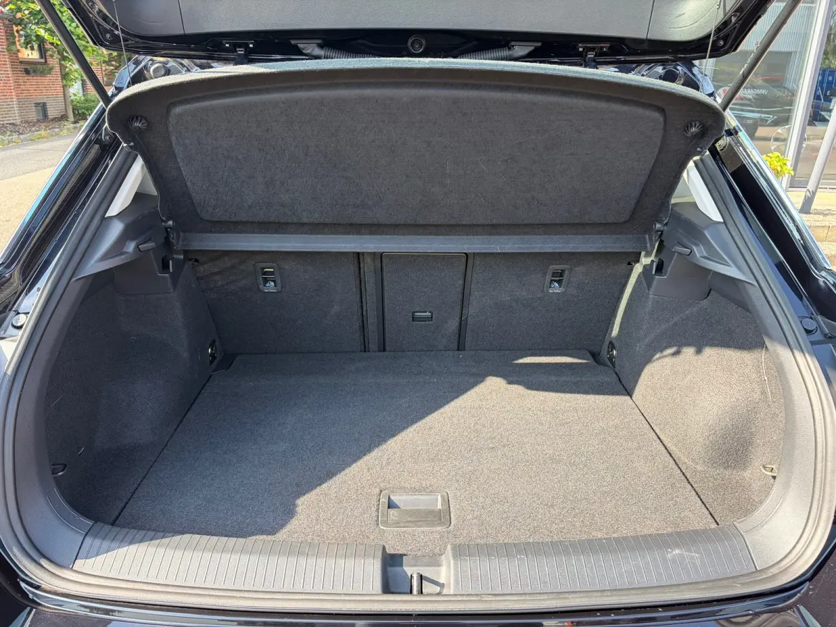 1.5 TSI Sport DSG|Rijklaar prijs|Camera|Dodehoek|Carplay|ACC|Navi|LED|