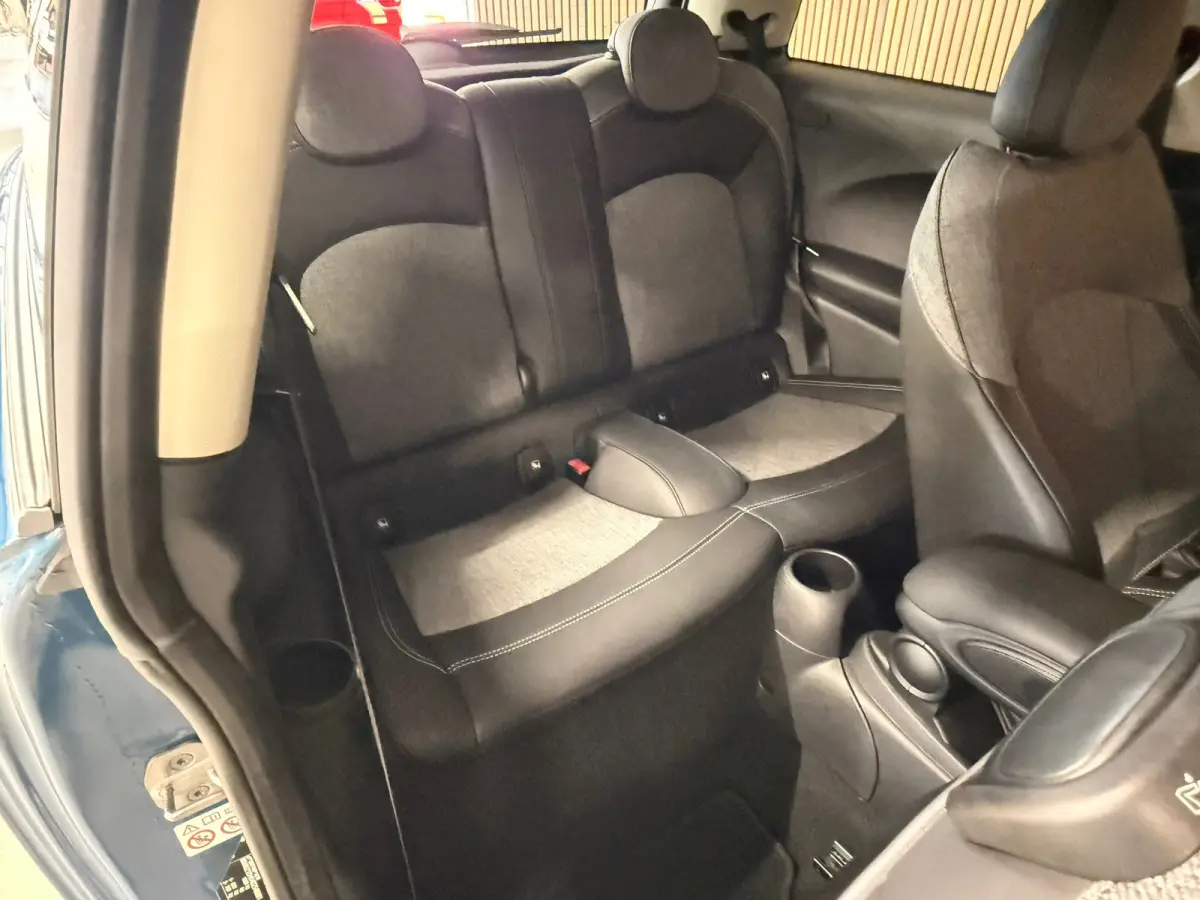 1.5 One Essential - Carplay - Dealer