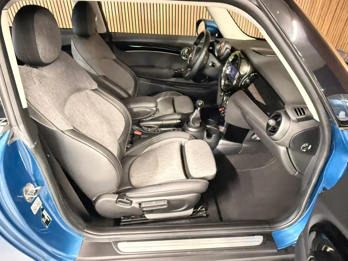 1.5 One Essential - Carplay - Dealer