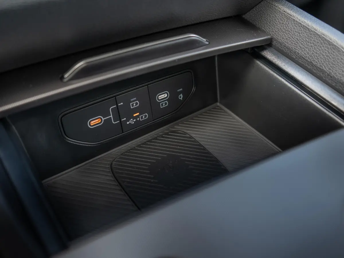 1.6 T-GDi Hybrid DynamicPlusLine | Actieprijs* | OP VOORRAAD| Stoel en Stuurverwarming | Navi. | Schuif-/Kanteldak | Adapt. Cruise. | Achteruitrijcamera | Clima. | Dodehoekassistentie