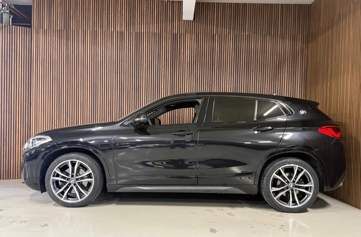 2.0i xDrive - Pano - Carplay -