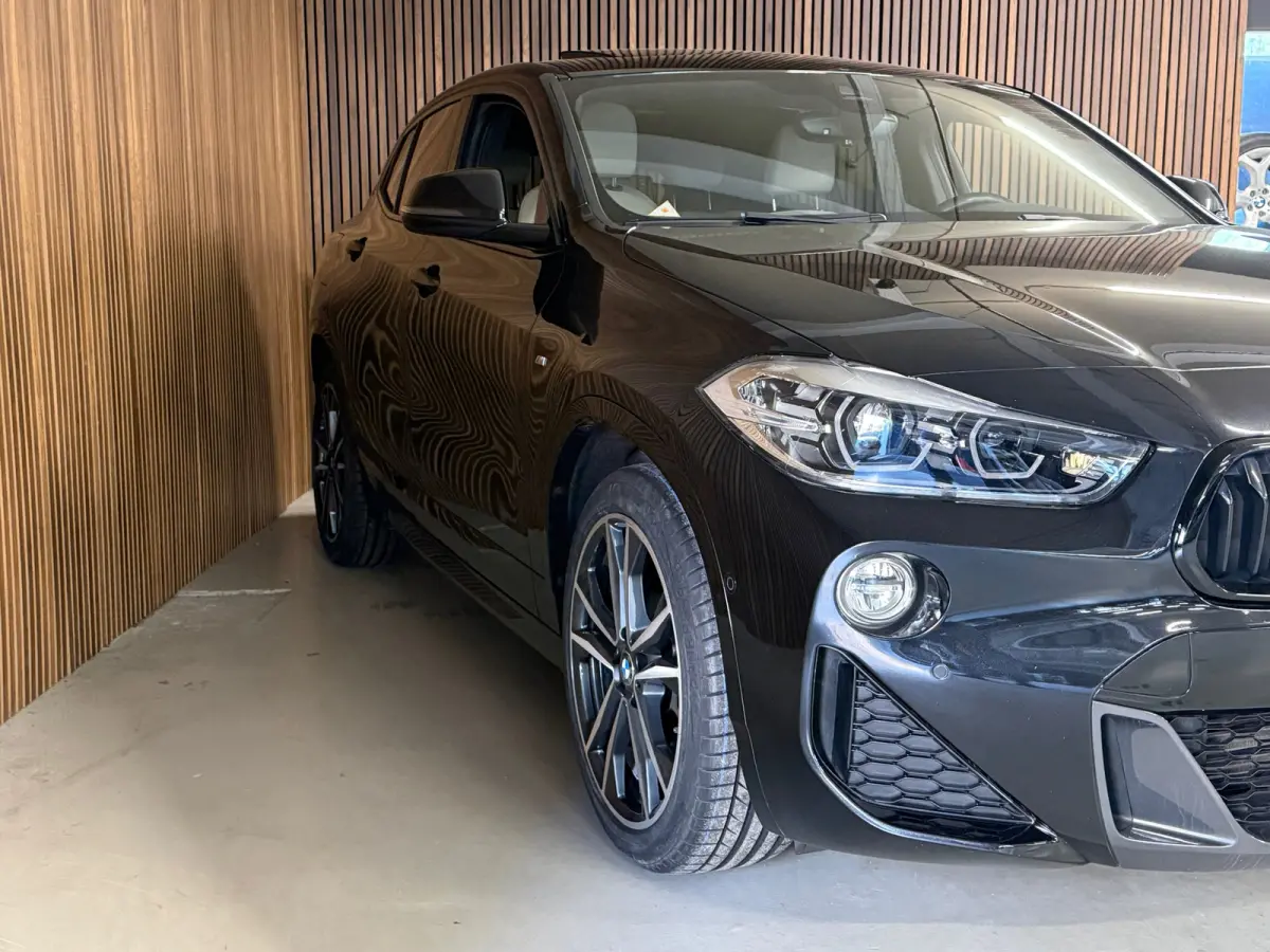 2.0i xDrive - Pano - Carplay -