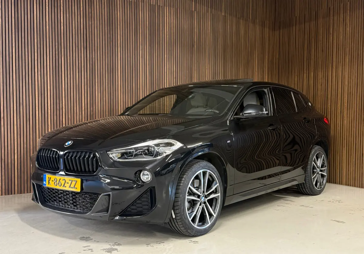 2.0i xDrive - Pano - Carplay -