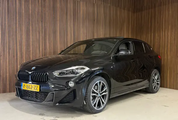 2.0i xDrive - Pano - Carplay -