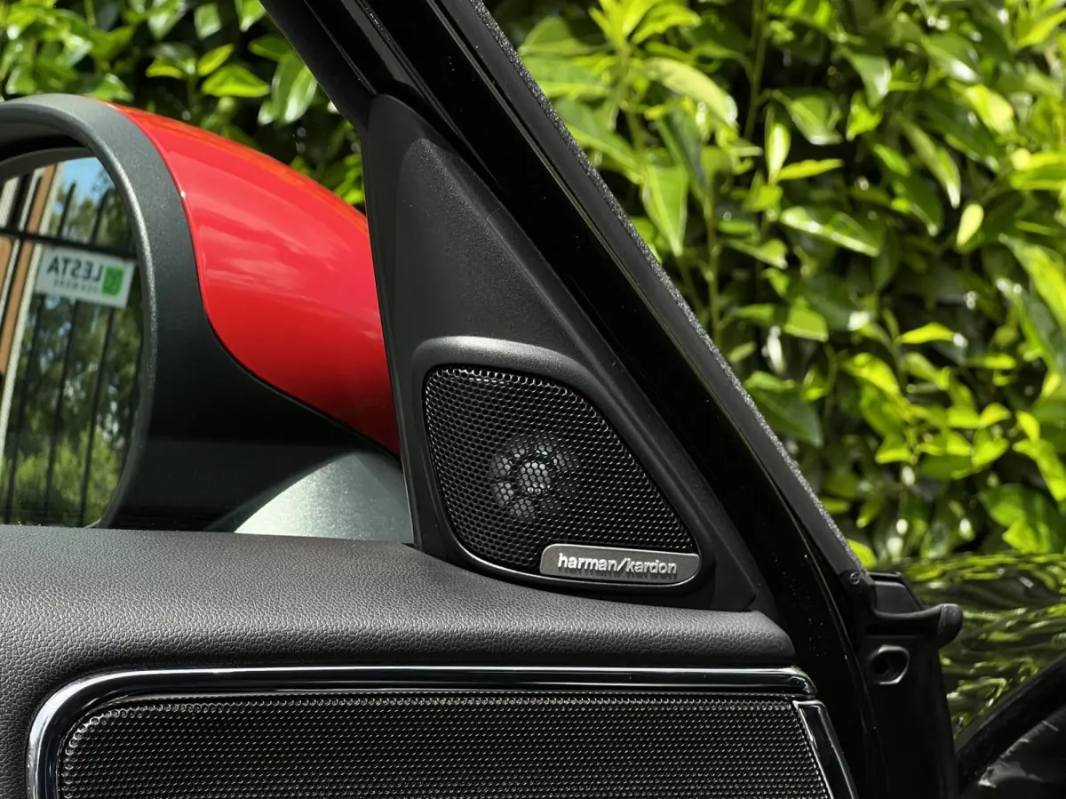 2.0 John Cooper Works ALL4 Chili, MINI YOURS, PANORAMADAK, H/K, HUD, LEDER/ALCANTARA, NAVIGATIE, CAMERA, MEMORY, CRUISE CONTROL, CLIMATE CONTROL, STOELVERWARMING, ELEKTRISCHE STOELEN, TREKHA