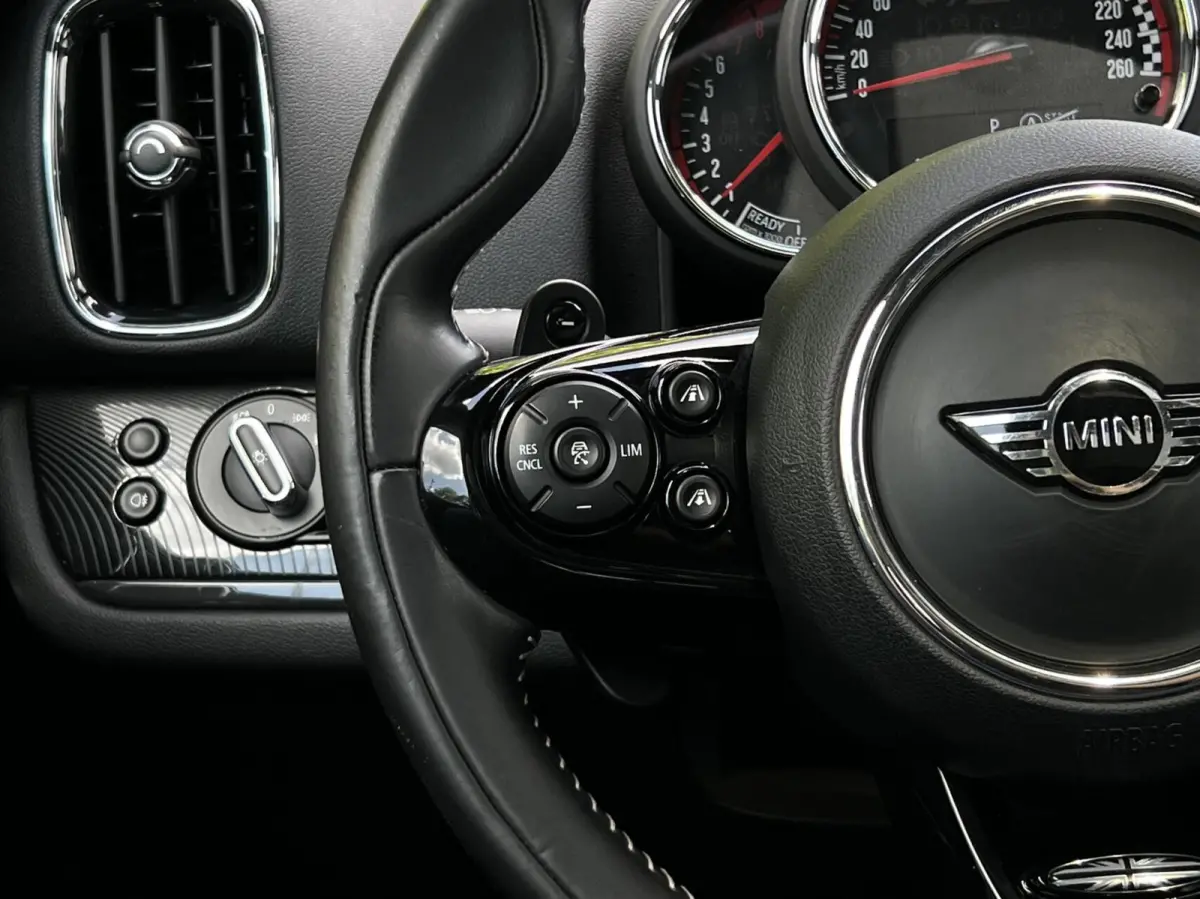 2.0 John Cooper Works ALL4 Chili, MINI YOURS, PANORAMADAK, H/K, HUD, LEDER/ALCANTARA, NAVIGATIE, CAMERA, MEMORY, CRUISE CONTROL, CLIMATE CONTROL, STOELVERWARMING, ELEKTRISCHE STOELEN, TREKHA