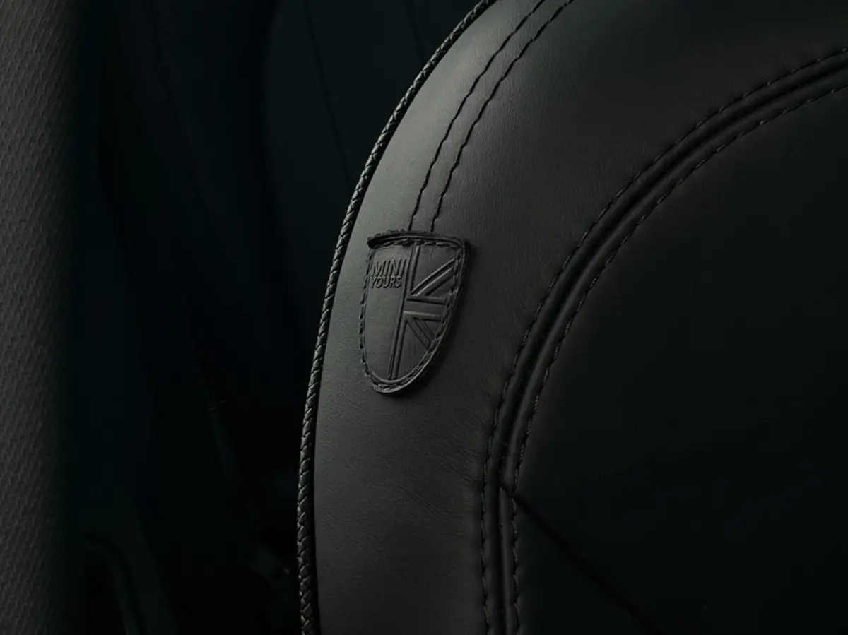 2.0 John Cooper Works ALL4 Chili, MINI YOURS, PANORAMADAK, H/K, HUD, LEDER/ALCANTARA, NAVIGATIE, CAMERA, MEMORY, CRUISE CONTROL, CLIMATE CONTROL, STOELVERWARMING, ELEKTRISCHE STOELEN, TREKHA