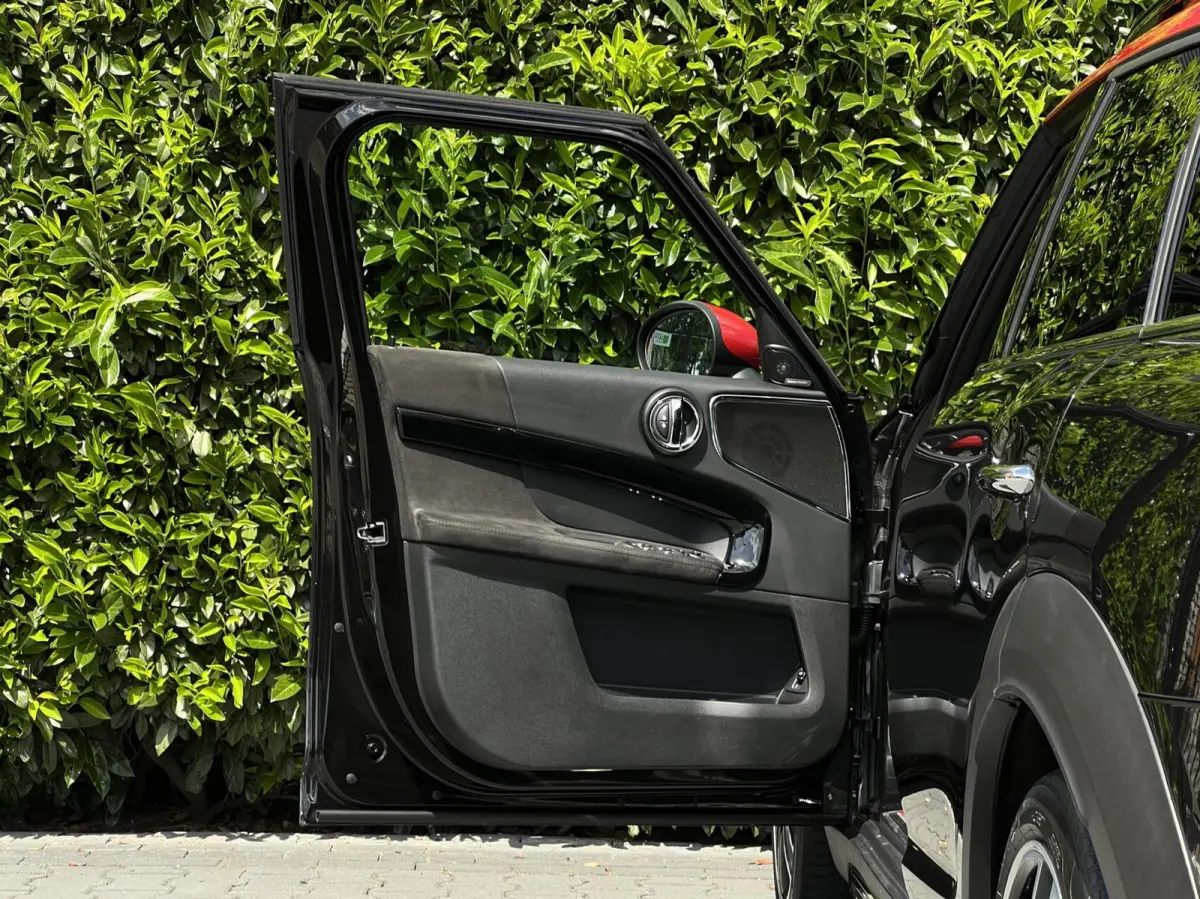2.0 John Cooper Works ALL4 Chili, MINI YOURS, PANORAMADAK, H/K, HUD, LEDER/ALCANTARA, NAVIGATIE, CAMERA, MEMORY, CRUISE CONTROL, CLIMATE CONTROL, STOELVERWARMING, ELEKTRISCHE STOELEN, TREKHA