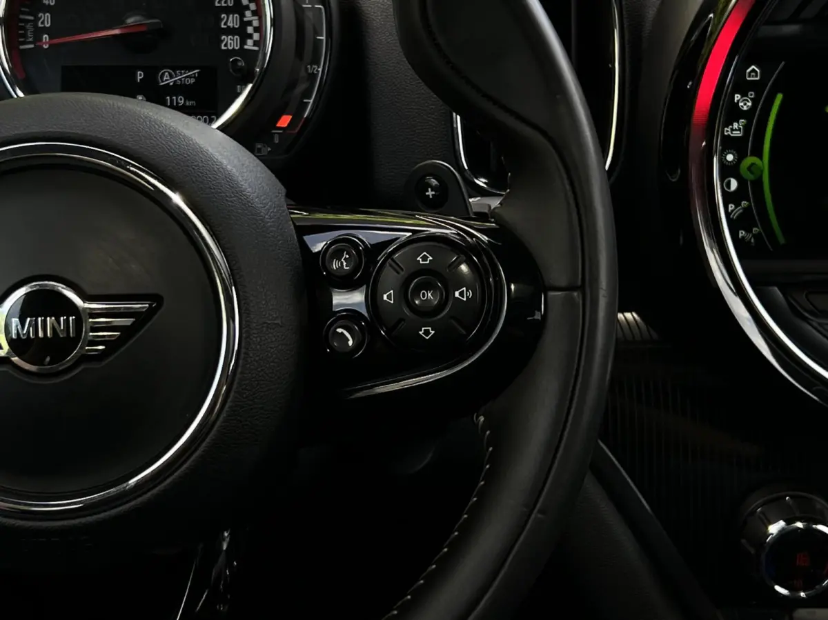 2.0 John Cooper Works ALL4 Chili, MINI YOURS, PANORAMADAK, H/K, HUD, LEDER/ALCANTARA, NAVIGATIE, CAMERA, MEMORY, CRUISE CONTROL, CLIMATE CONTROL, STOELVERWARMING, ELEKTRISCHE STOELEN, TREKHA