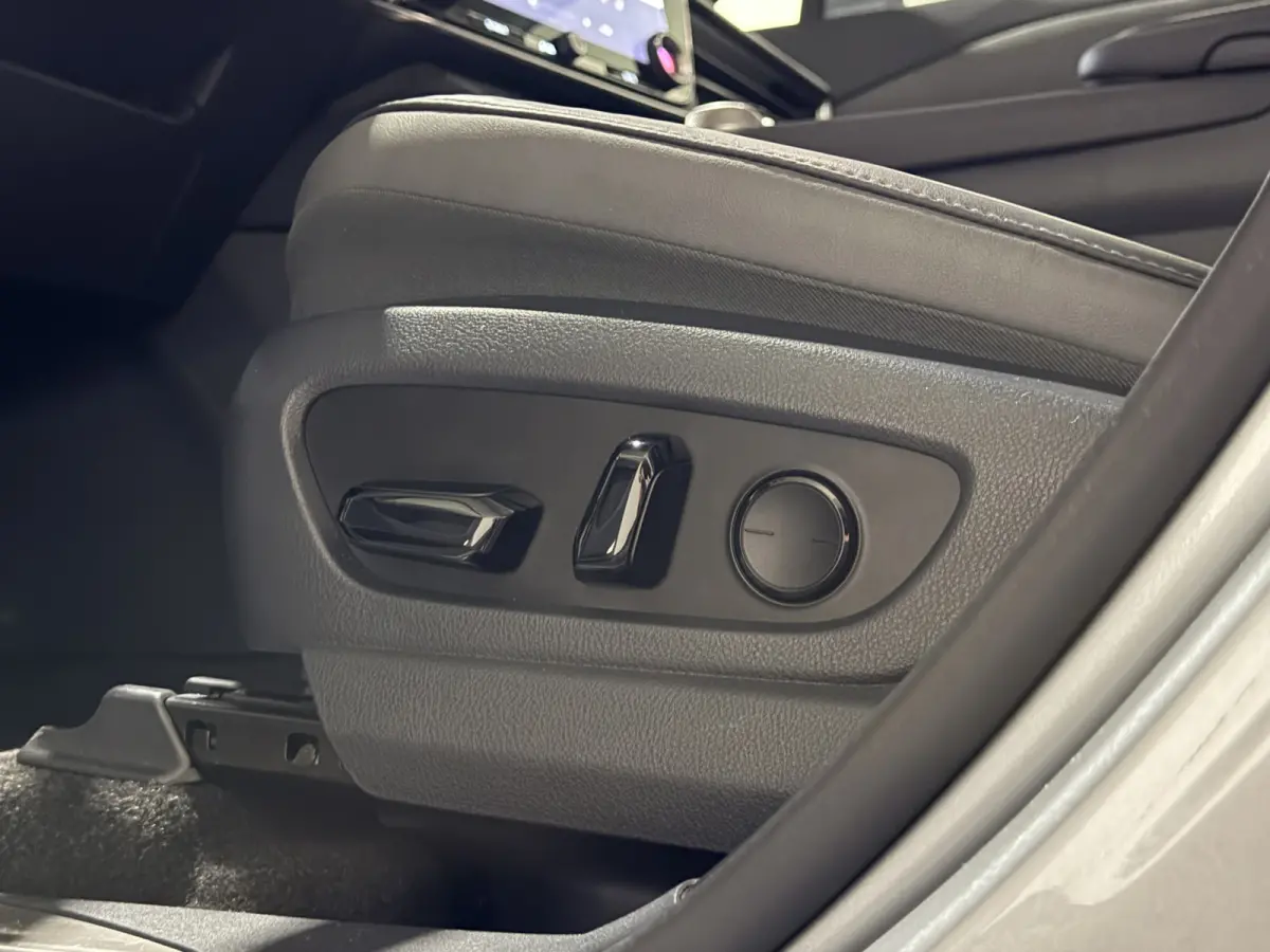 450e Executive Line 71 kWh | SOH 97,8 % | Leder interieur | Stoelen gekoeld & verwarmd | LMV 20"