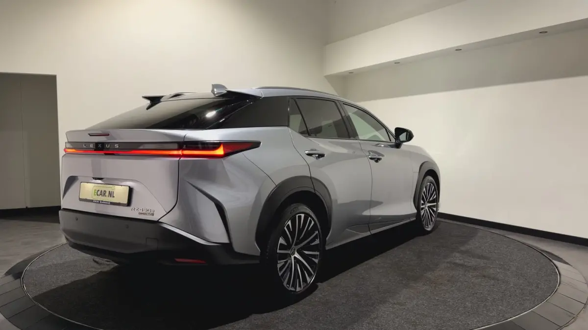 450e Executive Line 71 kWh | SOH 97,8 % | Leder interieur | Stoelen gekoeld & verwarmd | LMV 20"