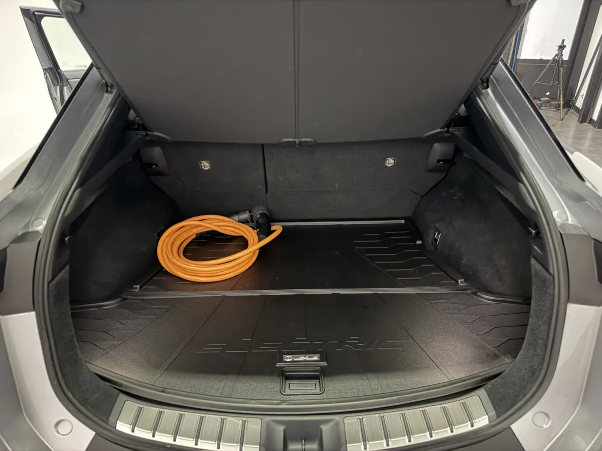450e Executive Line 71 kWh | SOH 97,8 % | Leder interieur | Stoelen gekoeld & verwarmd | LMV 20"
