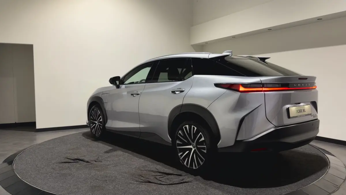 450e Executive Line 71 kWh | SOH 97,8 % | Leder interieur | Stoelen gekoeld & verwarmd | LMV 20"