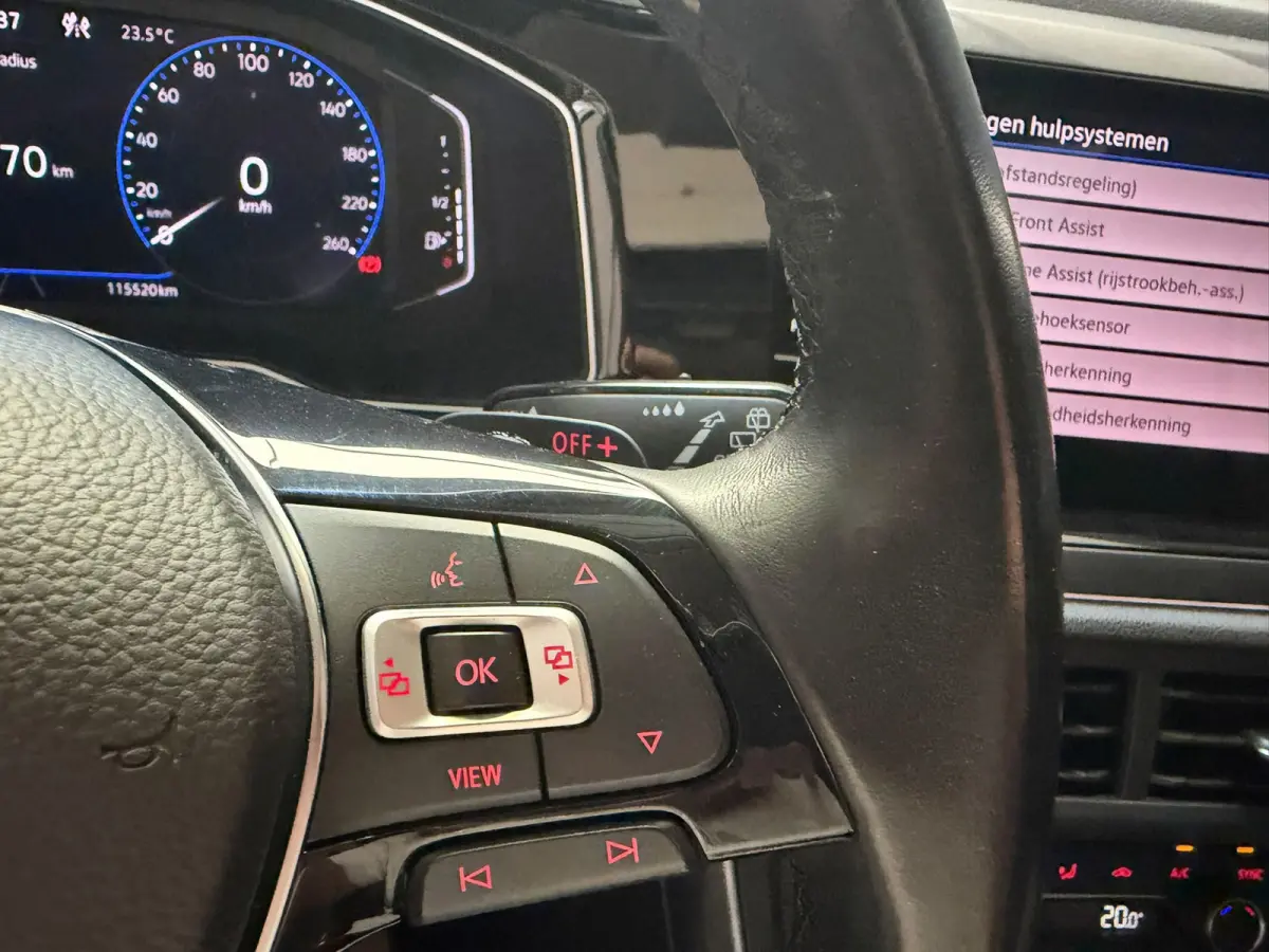 1.5 TSI 150PK R-Line Pano Keyless CAM BEATS
