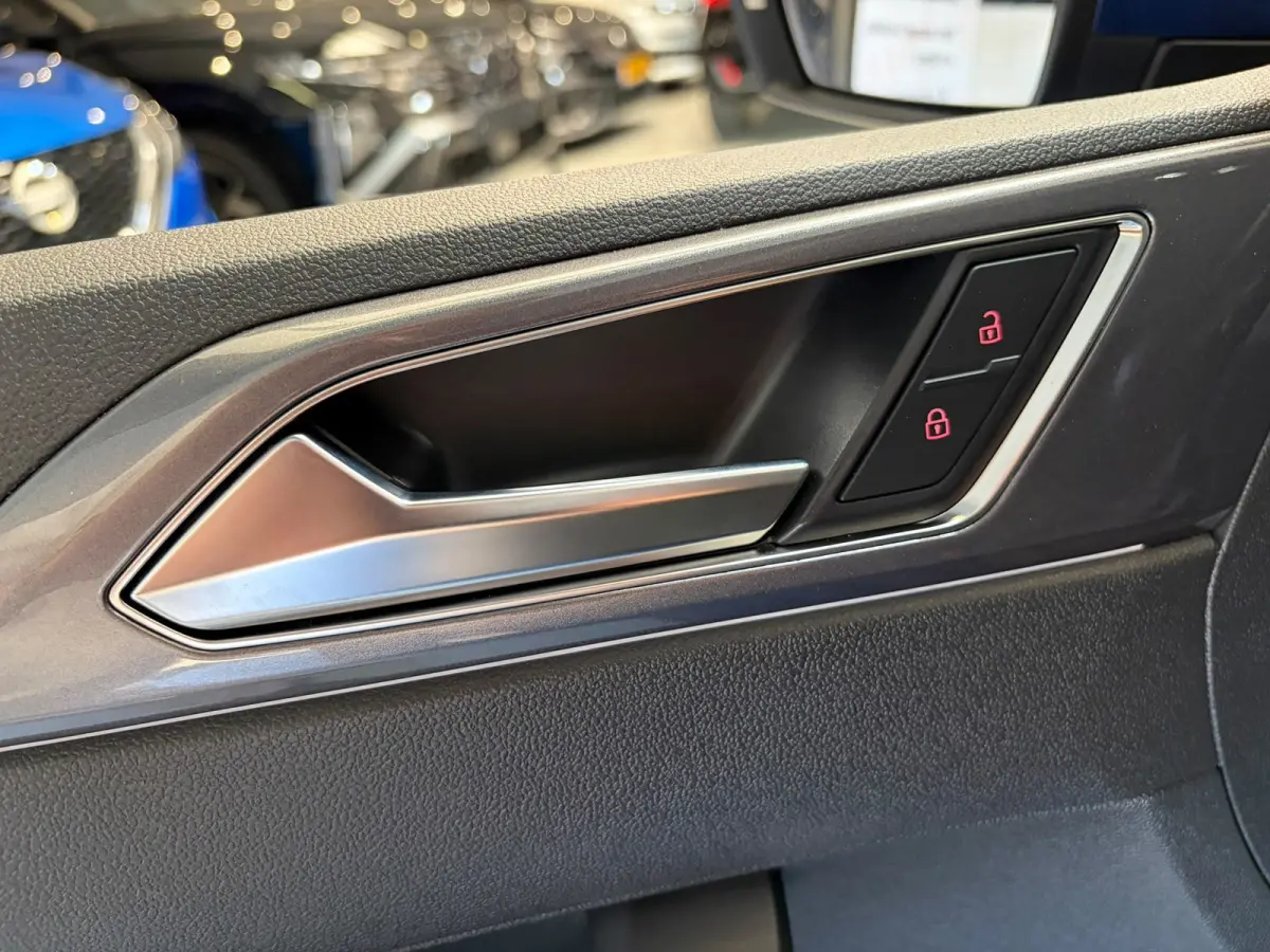 1.5 TSI 150PK R-Line Pano Keyless CAM BEATS
