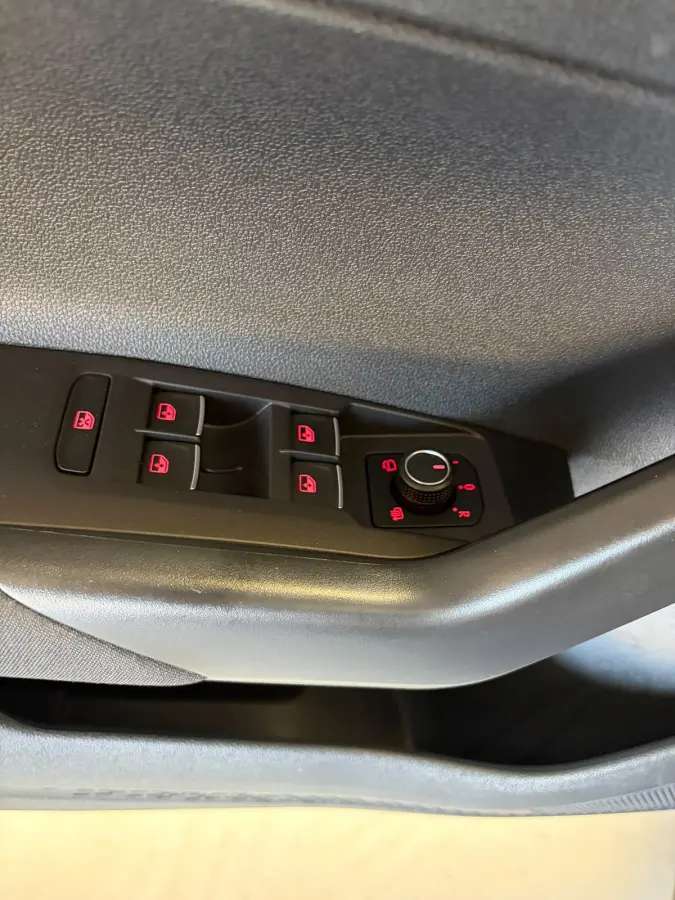 1.5 TSI 150PK R-Line Pano Keyless CAM BEATS