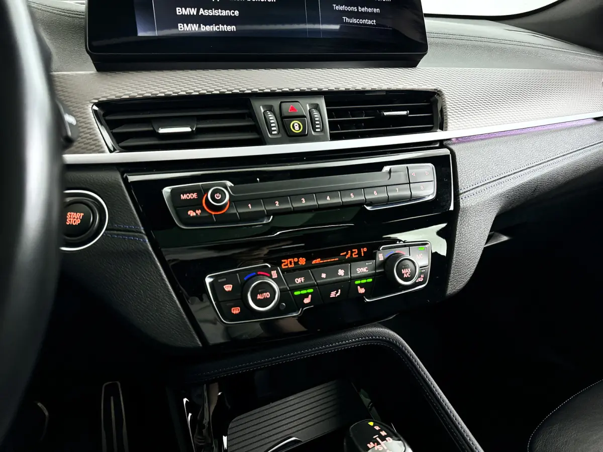 xDrive25e High Executive | Panoramadak | Parkeercamera | Head-up display | Stoelverwarming | Cruise control