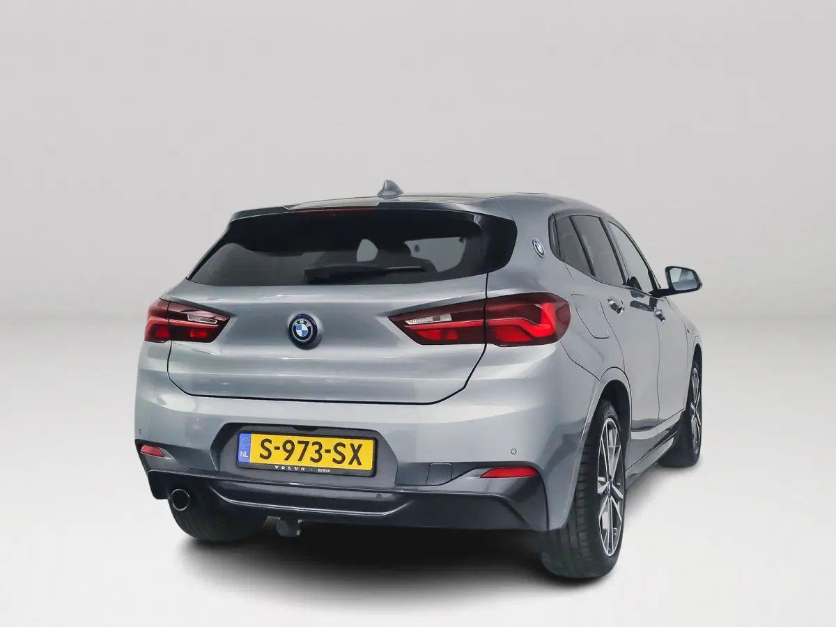 xDrive25e High Executive | Panoramadak | Parkeercamera | Head-up display | Stoelverwarming | Cruise control