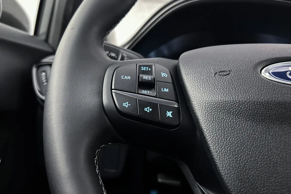 1.0 EcoBoost Titanium | Camera | LED koplampen | Apple Carplay