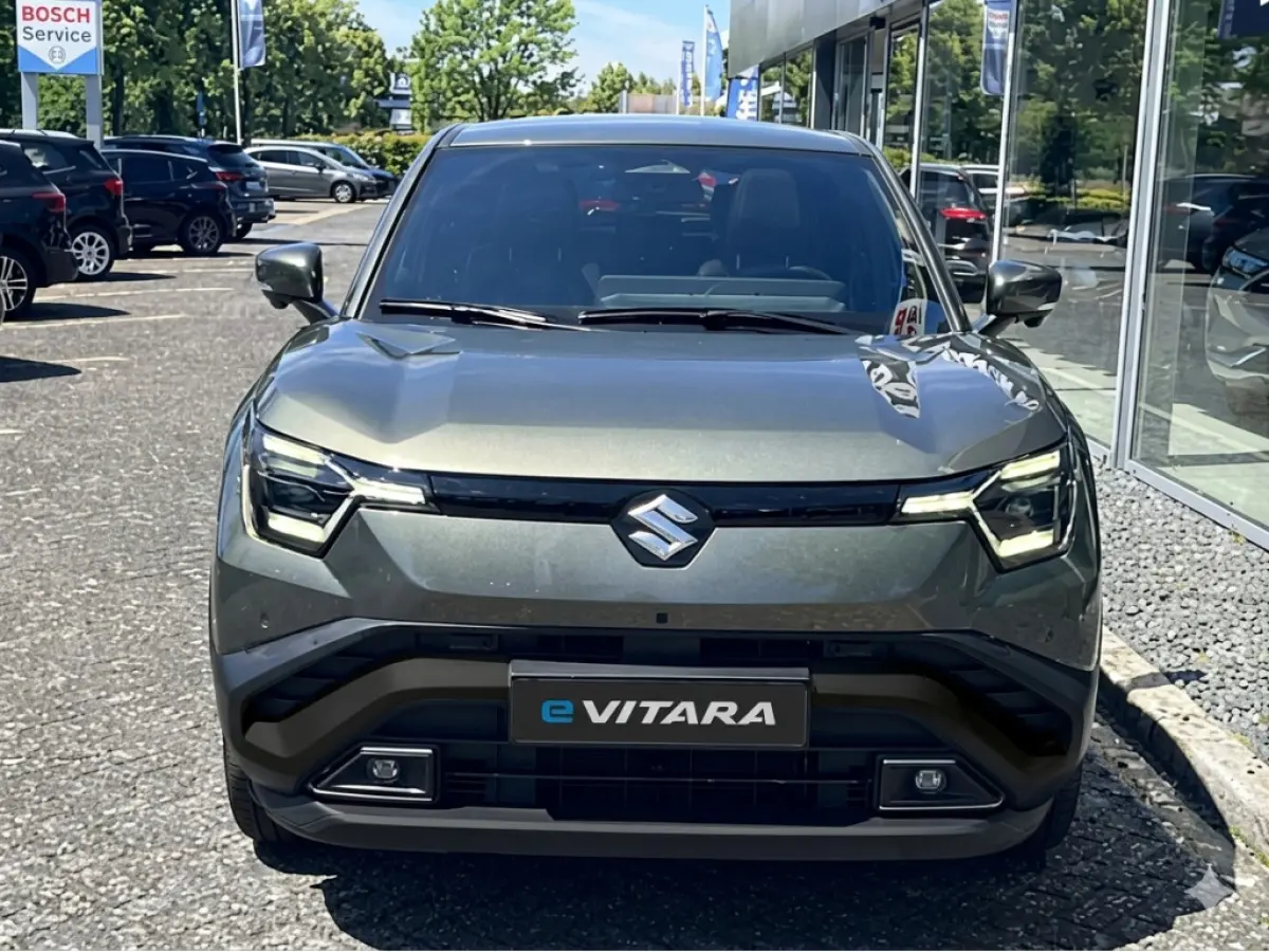 Style 61 kWh | Meerdere kleuren beschikbaar | €2.000,- voordeel | 360-Camera | INFINITY by Harman Soundsystem | Panoramadak | 19 inch | Half leder | Suzuki Safety System Pro |