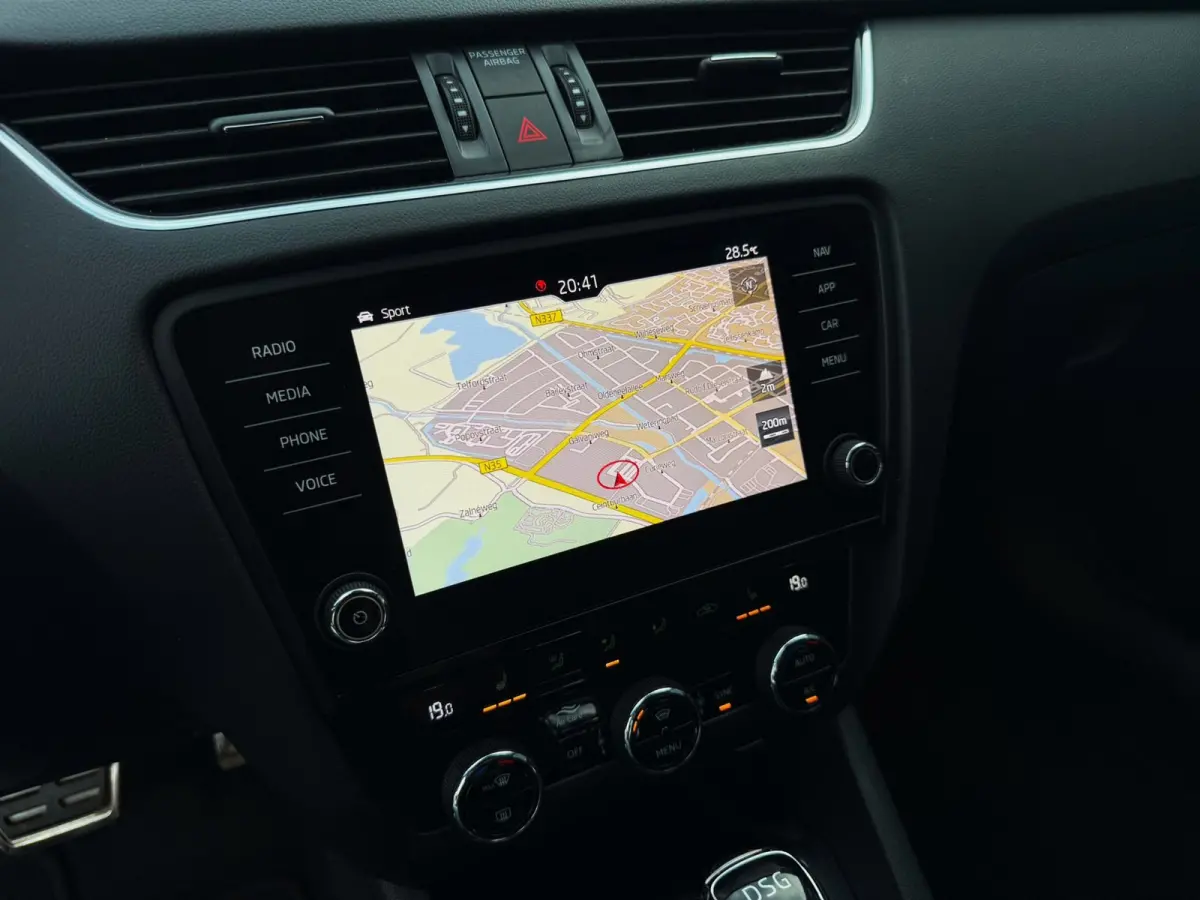2.0 TSI RS 245PK Business|Virtuel Cockpit|Navi|AUT|Alcantara|Full Led|StoelVW|Carbon|SfeerVL|Camera|CANTON|PDC
