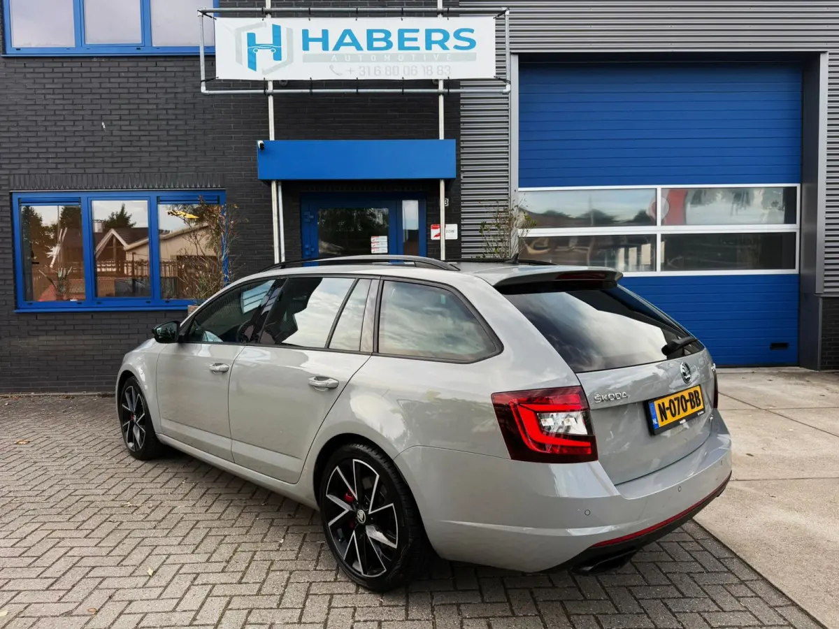 2.0 TSI RS 245PK Business|Virtuel Cockpit|Navi|AUT|Alcantara|Full Led|StoelVW|Carbon|SfeerVL|Camera|CANTON|PDC