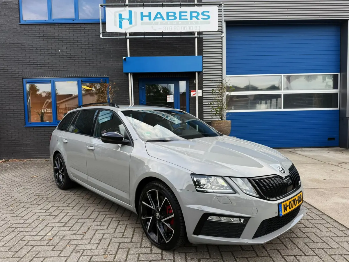 2.0 TSI RS 245PK Business|Virtuel Cockpit|Navi|AUT|Alcantara|Full Led|StoelVW|Carbon|SfeerVL|Camera|CANTON|PDC