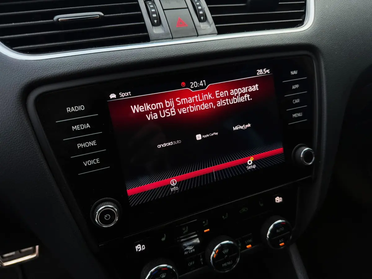2.0 TSI RS 245PK Business|Virtuel Cockpit|Navi|AUT|Alcantara|Full Led|StoelVW|Carbon|SfeerVL|Camera|CANTON|PDC