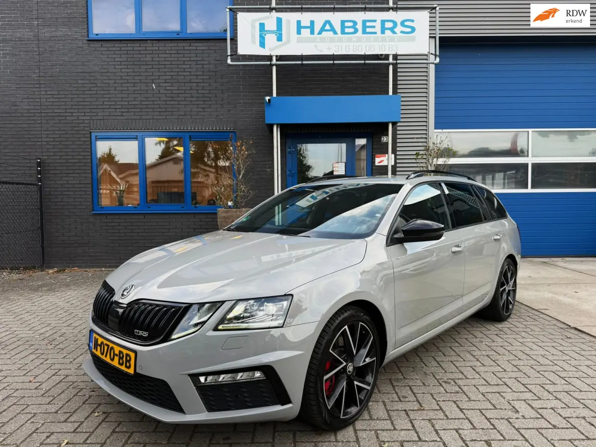 2.0 TSI RS 245PK Business|Virtuel Cockpit|Navi|AUT|Alcantara|Full Led|StoelVW|Carbon|SfeerVL|Camera|CANTON|PDC