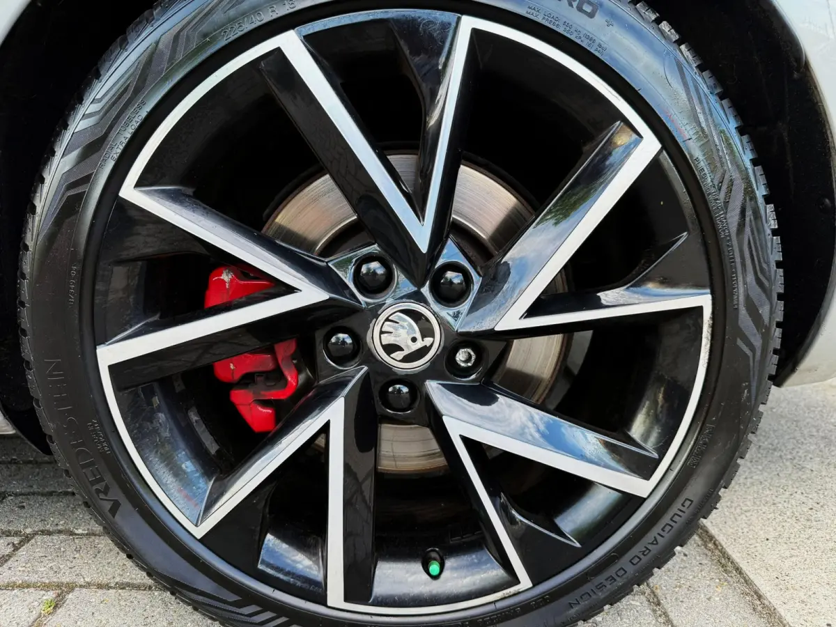2.0 TSI RS 245PK Business|Virtuel Cockpit|Navi|AUT|Alcantara|Full Led|StoelVW|Carbon|SfeerVL|Camera|CANTON|PDC