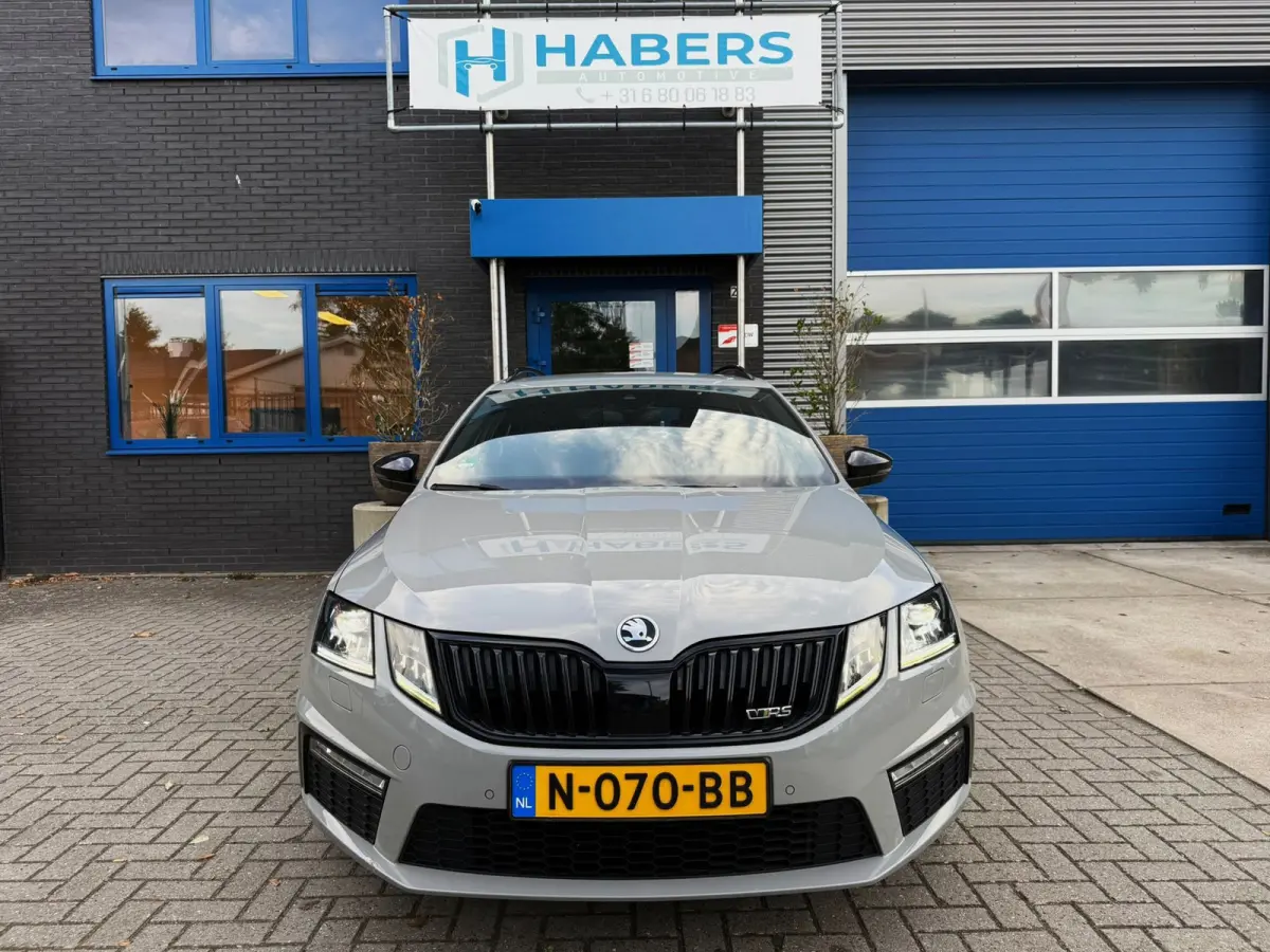 2.0 TSI RS 245PK Business|Virtuel Cockpit|Navi|AUT|Alcantara|Full Led|StoelVW|Carbon|SfeerVL|Camera|CANTON|PDC