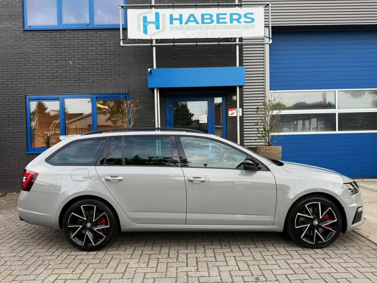 2.0 TSI RS 245PK Business|Virtuel Cockpit|Navi|AUT|Alcantara|Full Led|StoelVW|Carbon|SfeerVL|Camera|CANTON|PDC