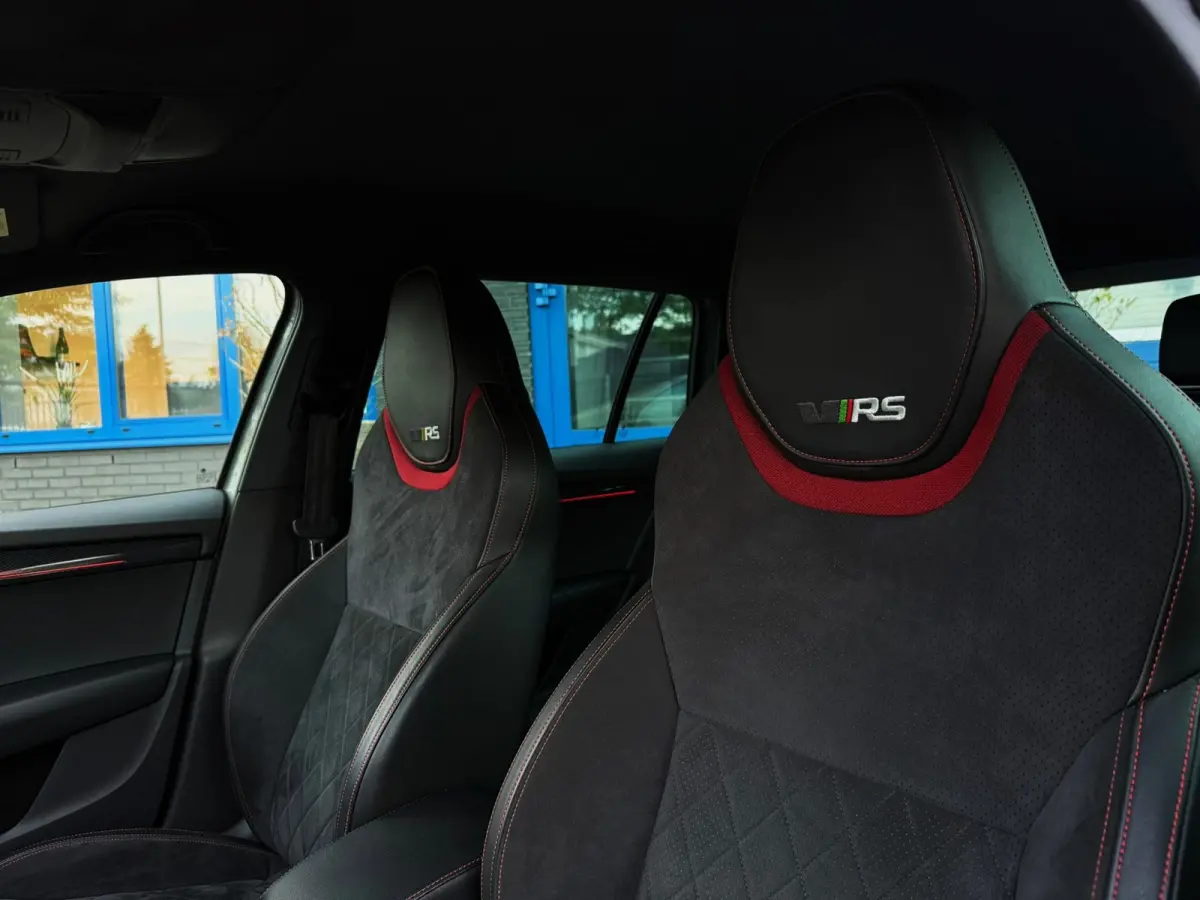 2.0 TSI RS 245PK Business|Virtuel Cockpit|Navi|AUT|Alcantara|Full Led|StoelVW|Carbon|SfeerVL|Camera|CANTON|PDC