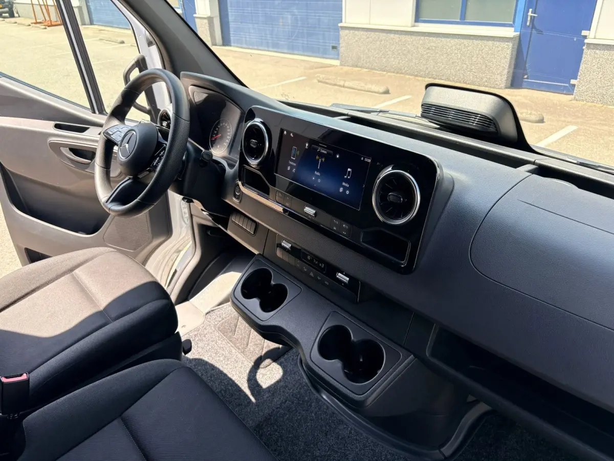 317 1.9 CDI L3H2 RWD