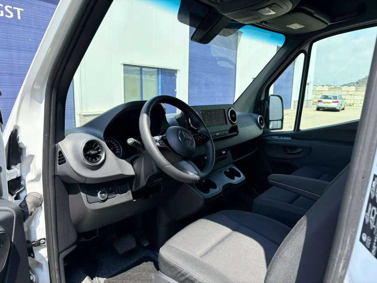 317 1.9 CDI L3H2 RWD