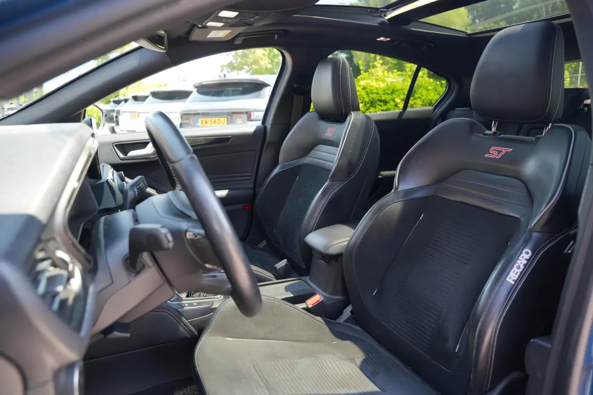2.3 EcoBoost ST-X Panorama dak 280PK