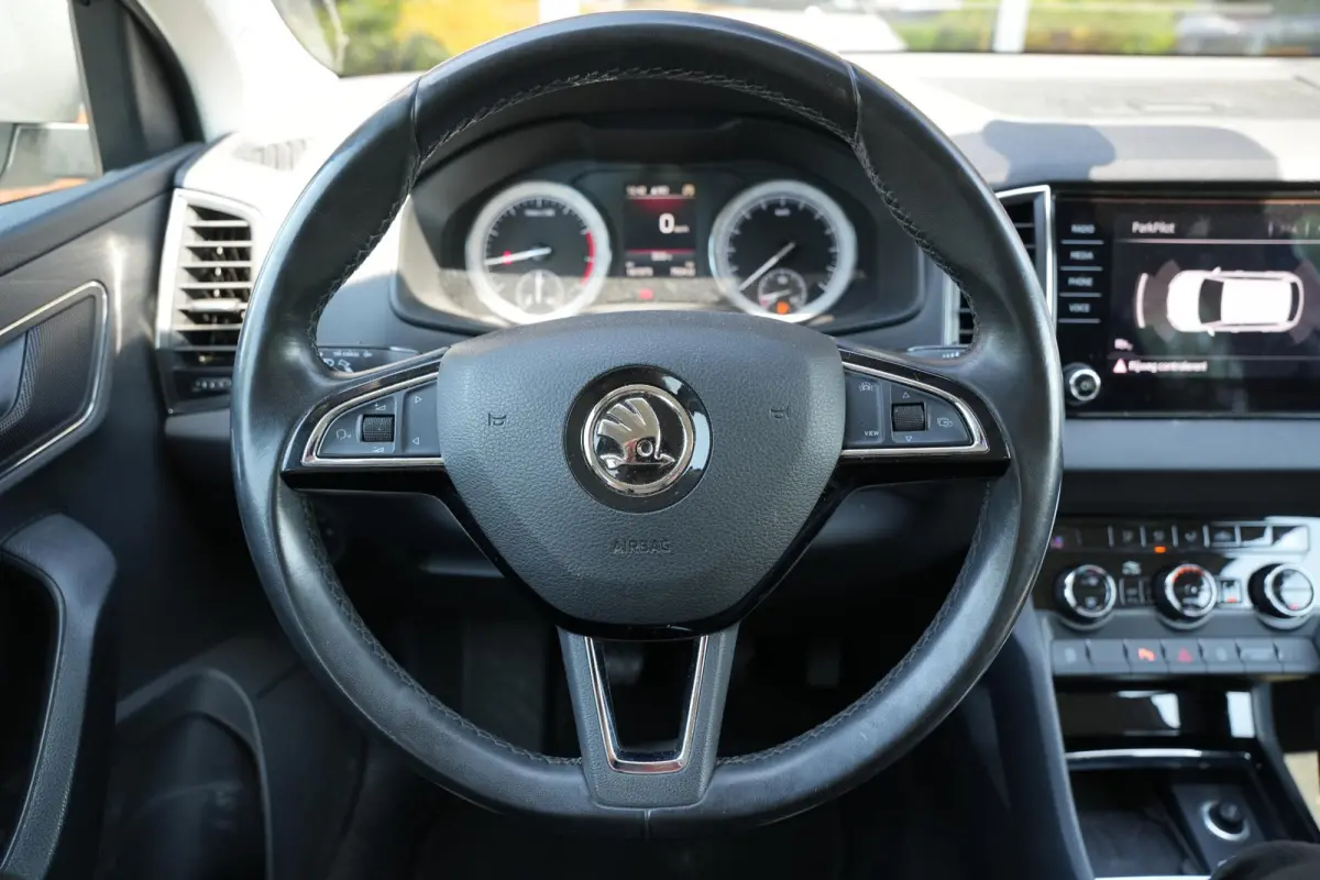 1.0 TSI Business Edition