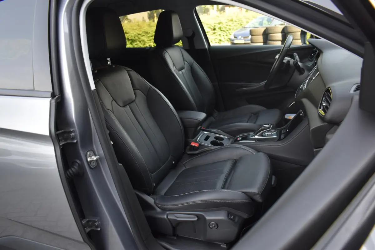 1.6 Turbo Hybrid4 Innovation Keyless Stoelkoel Camera Lane 4WD
