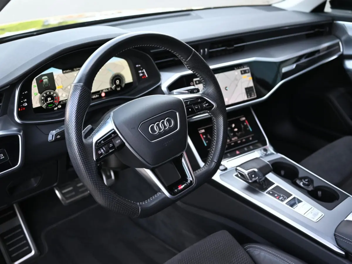 55 TFSI e quattro S-Line Competition 367PK | Pano | Trekhaak | Memory | Alcantara | Camera | ACC | Carplay | Lane Assist | Afgevlakt Stuur | Stoelverwarming | Matrix Led | Originele 20'' | K