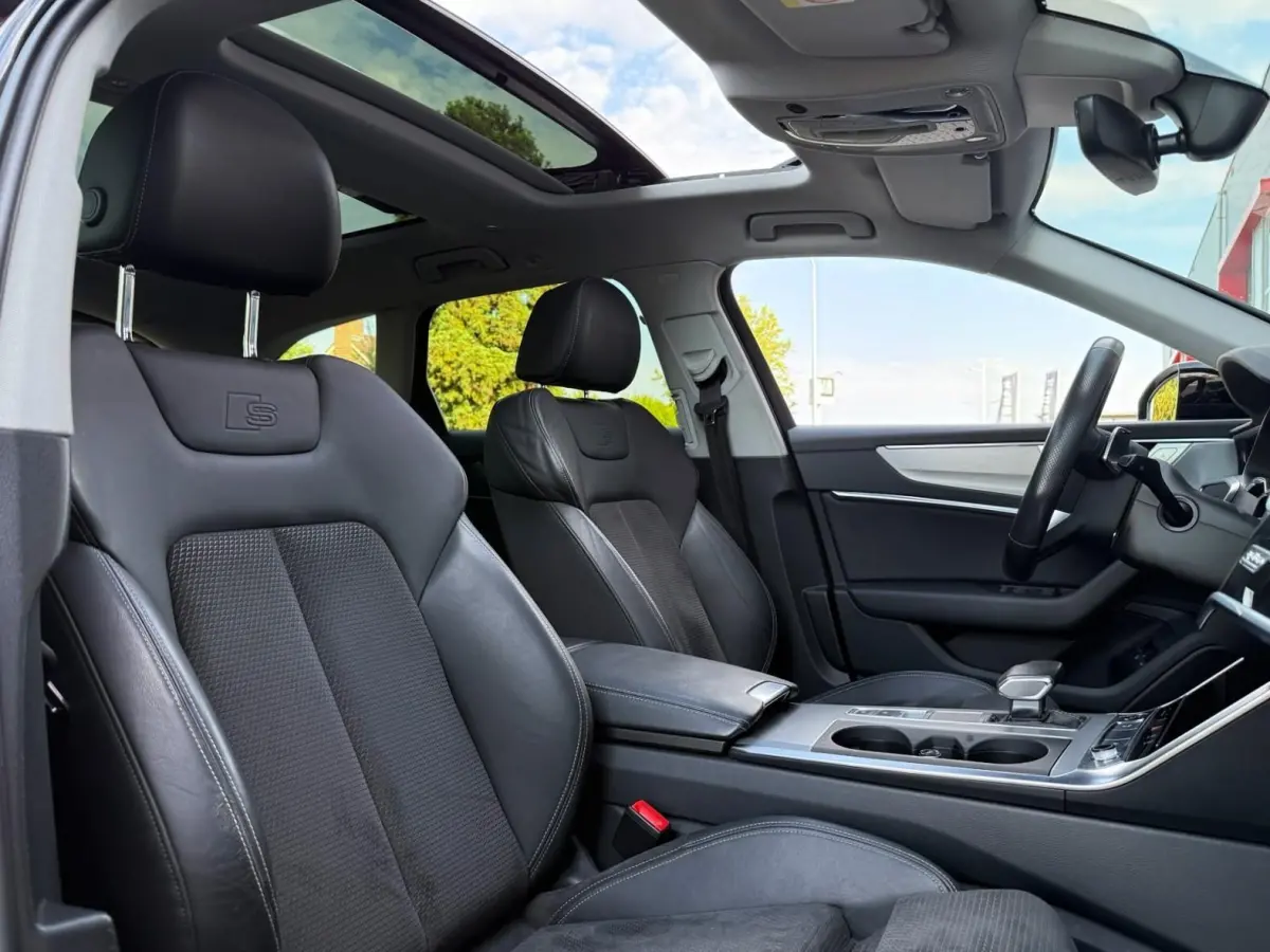 55 TFSI e quattro S-Line Competition 367PK | Pano | Trekhaak | Memory | Alcantara | Camera | ACC | Carplay | Lane Assist | Afgevlakt Stuur | Stoelverwarming | Matrix Led | Originele 20'' | K