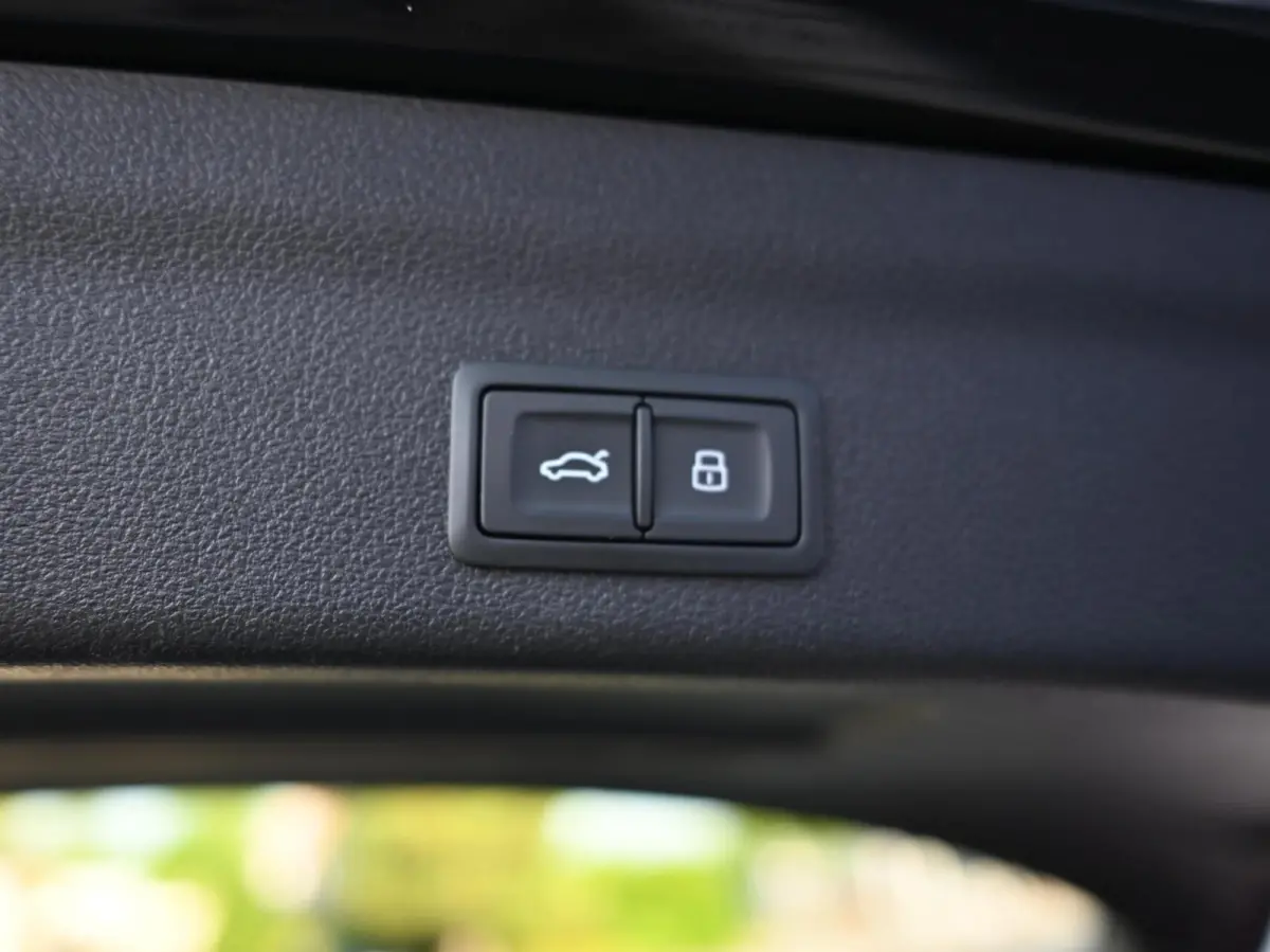 55 TFSI e quattro S-Line Competition 367PK | Pano | Trekhaak | Memory | Alcantara | Camera | ACC | Carplay | Lane Assist | Afgevlakt Stuur | Stoelverwarming | Matrix Led | Originele 20'' | K