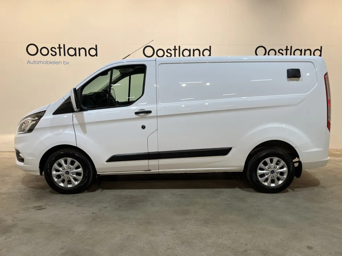 280 2.0 TDCI L1H1 Trend 130 PK / Servicebus / Sortimo Inrichting / Euro 6 / Airco / Camera / CarPlay / Cruise Control Adap. / Navigatie / Klep / 3-Zits / 55.000 KM !!