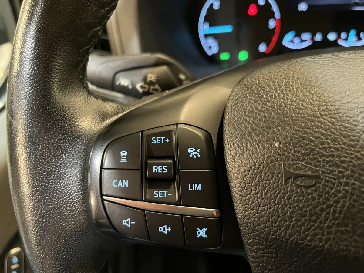 280 2.0 TDCI L1H1 Trend 130 PK / Servicebus / Sortimo Inrichting / Euro 6 / Airco / Camera / CarPlay / Cruise Control Adap. / Navigatie / Klep / 3-Zits / 55.000 KM !!