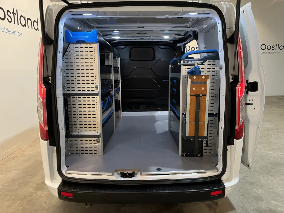 280 2.0 TDCI L1H1 Trend 130 PK / Servicebus / Sortimo Inrichting / Euro 6 / Airco / Camera / CarPlay / Cruise Control Adap. / Navigatie / Klep / 3-Zits / 55.000 KM !!