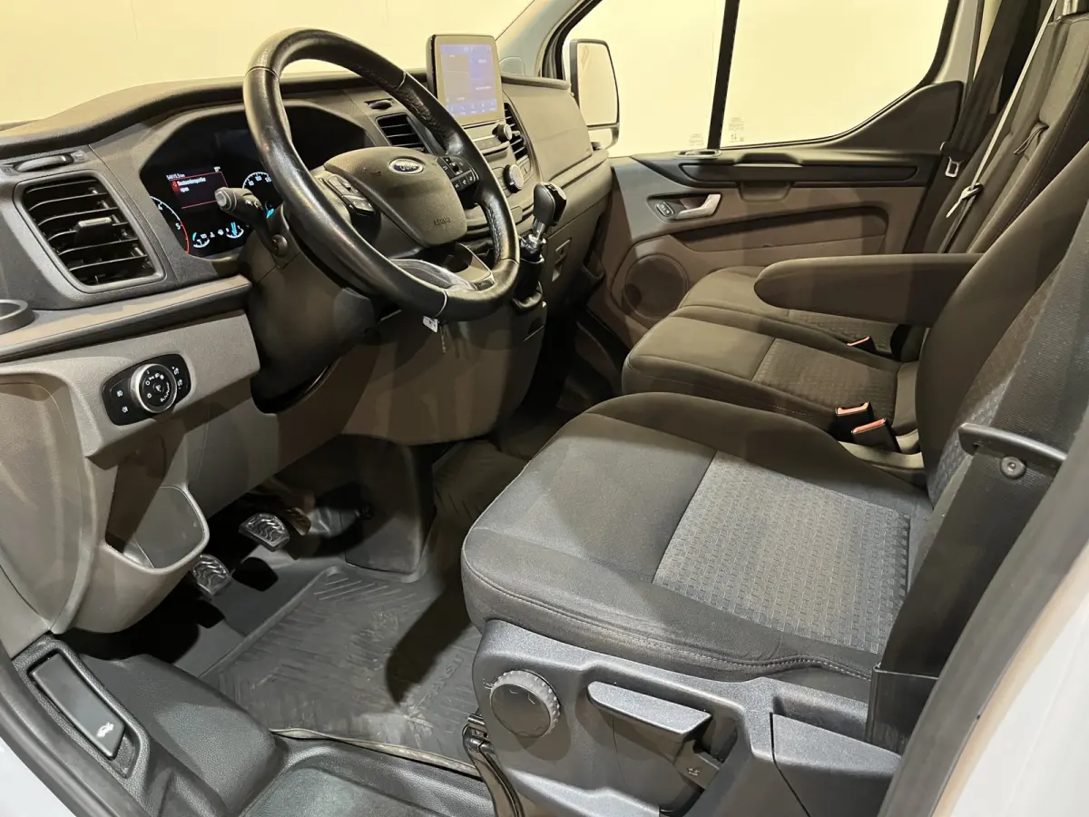 280 2.0 TDCI L1H1 Trend 130 PK / Servicebus / Sortimo Inrichting / Euro 6 / Airco / Camera / CarPlay / Cruise Control Adap. / Navigatie / Klep / 3-Zits / 55.000 KM !!