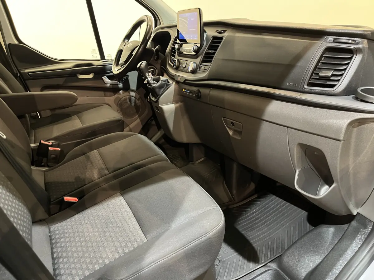 280 2.0 TDCI L1H1 Trend 130 PK / Servicebus / Sortimo Inrichting / Euro 6 / Airco / Camera / CarPlay / Cruise Control Adap. / Navigatie / Klep / 3-Zits / 55.000 KM !!
