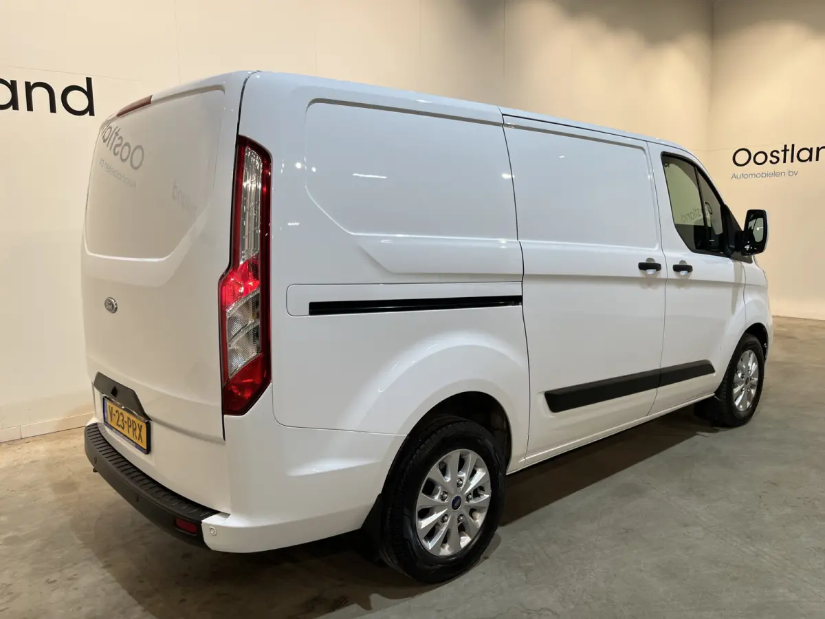 280 2.0 TDCI L1H1 Trend 130 PK / Servicebus / Sortimo Inrichting / Euro 6 / Airco / Camera / CarPlay / Cruise Control Adap. / Navigatie / Klep / 3-Zits / 55.000 KM !!