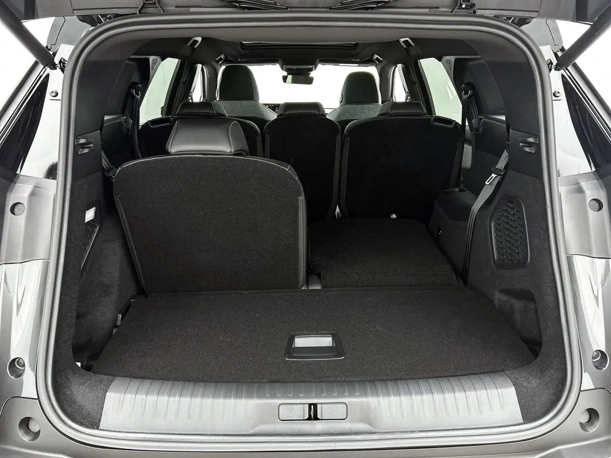 1.6 Plug-in Hybrid 225pk GT 7p Automaat | Schuif-/kanteldak | Elektrisch Verstelb. Bestuurdersstoel | Navigatie | Climate Control | 360 Camera | Matrix-LED | Stoelverwarming |