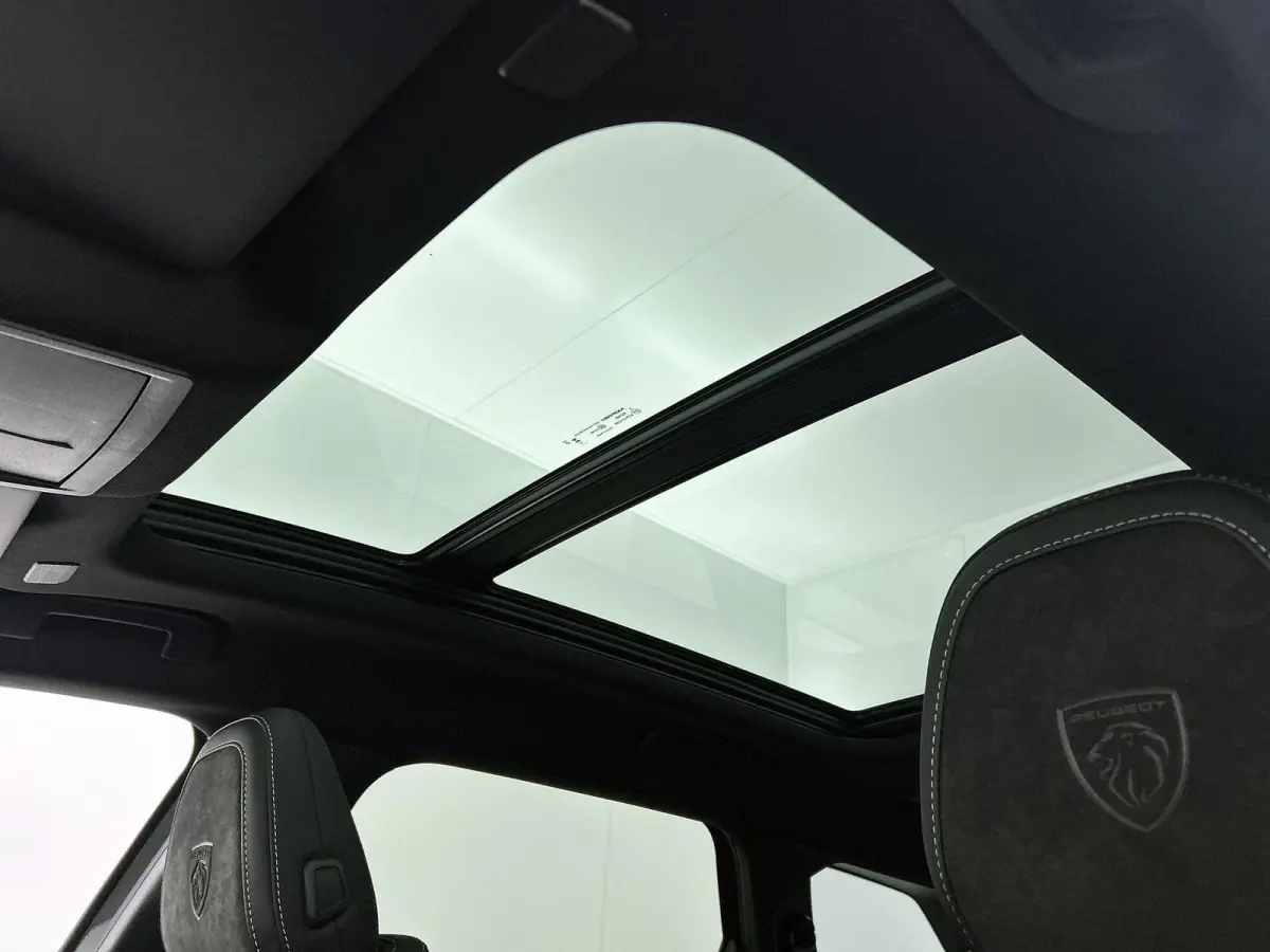 1.6 Plug-in Hybrid 225pk GT 7p Automaat | Schuif-/kanteldak | Elektrisch Verstelb. Bestuurdersstoel | Navigatie | Climate Control | 360 Camera | Matrix-LED | Stoelverwarming |